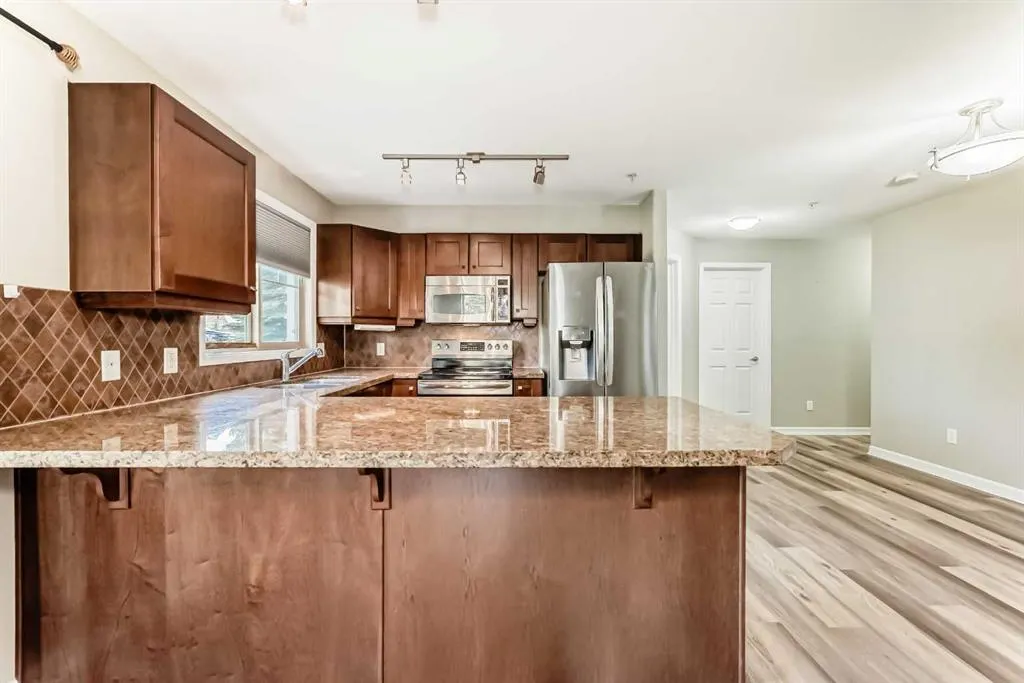 92 Crystal Shores Road, #3104