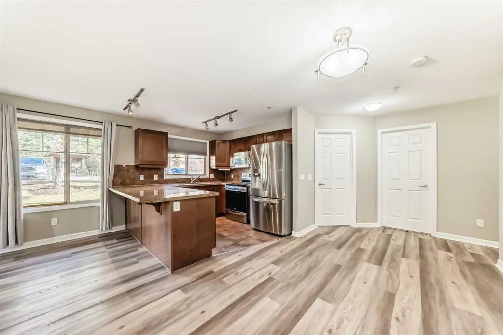 92 Crystal Shores Road, #3104