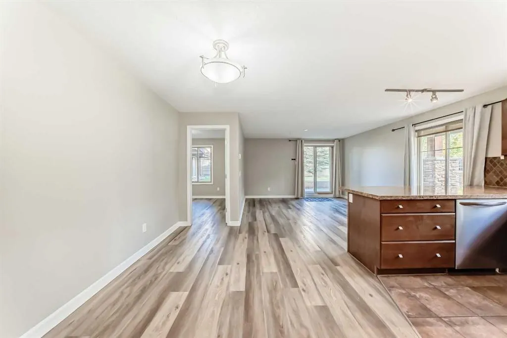 92 Crystal Shores Road, #3104