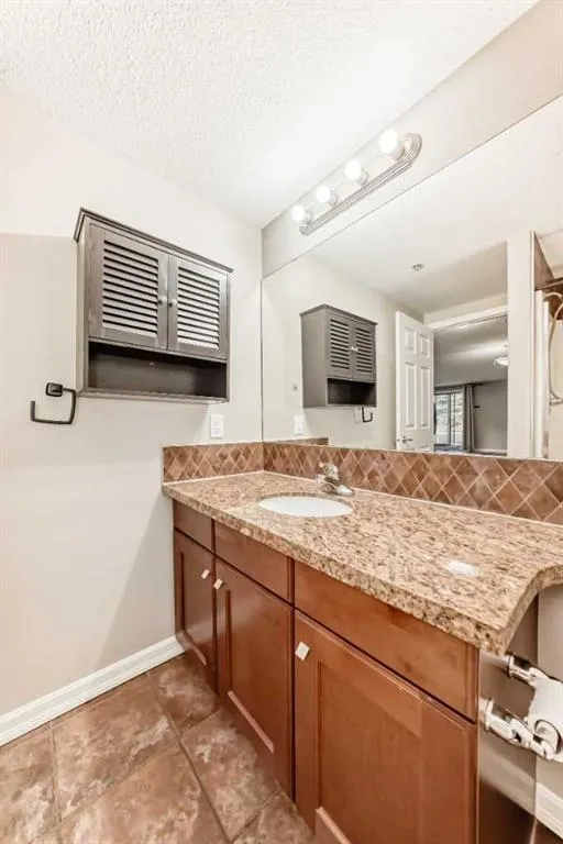 92 Crystal Shores Road, #3104