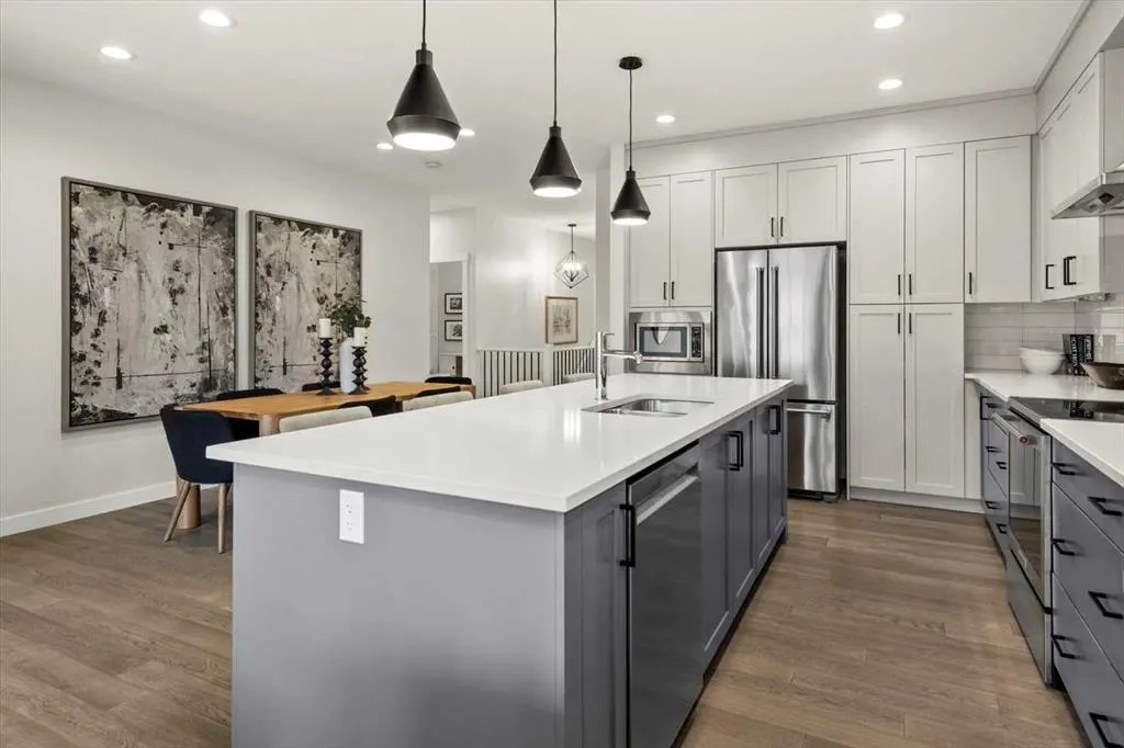 99 Sierra Morena Manor SW