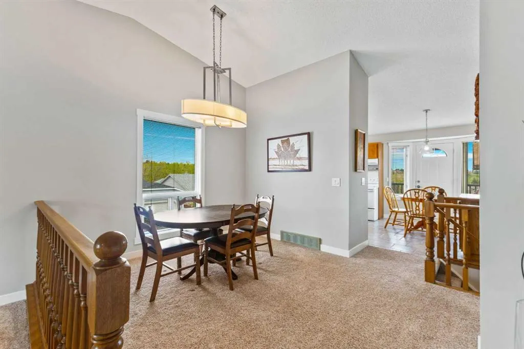 111 Edgebyne Crescent NW