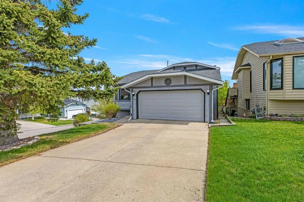 111 Edgebyne Crescent NW