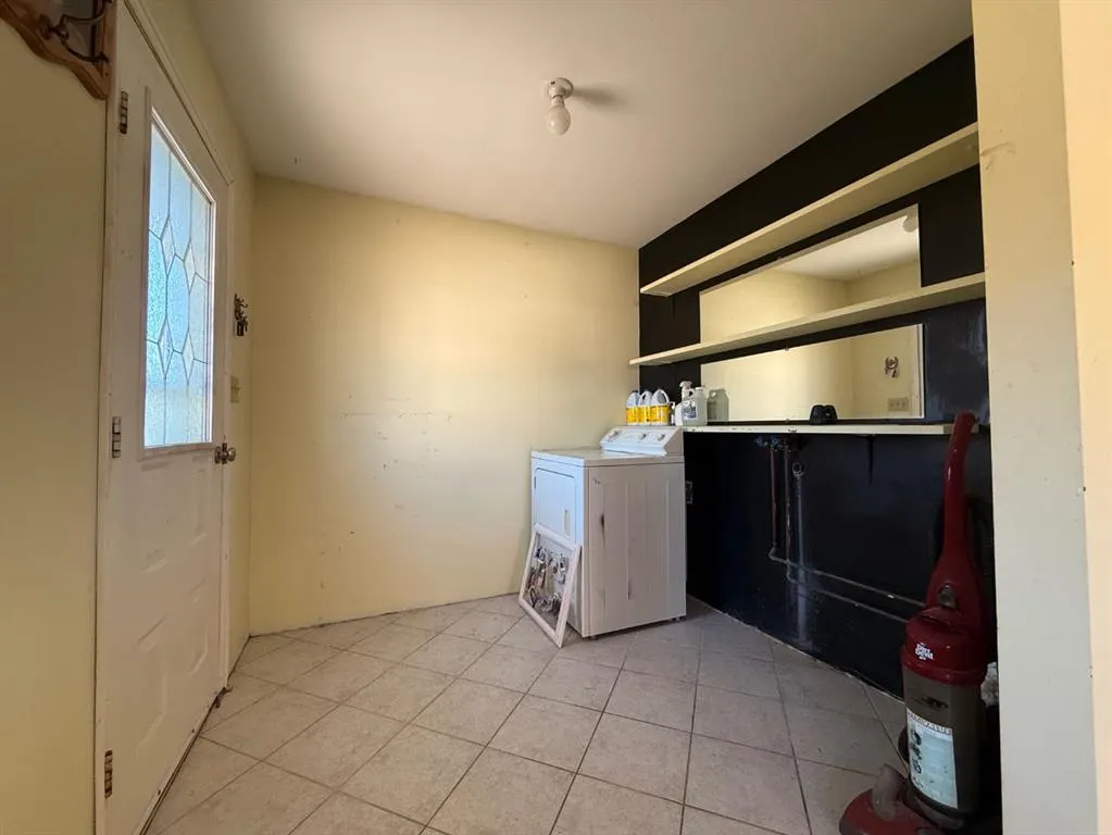 103 2 Street W