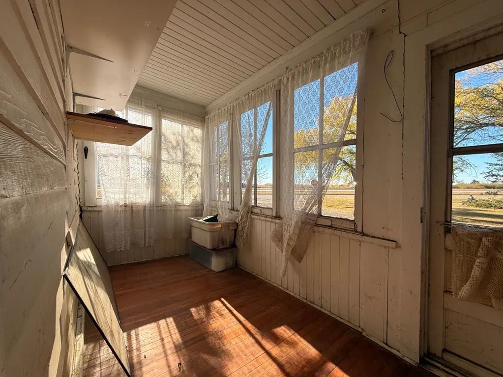 103 2 Street W