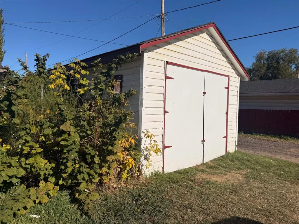 103 2 Street W