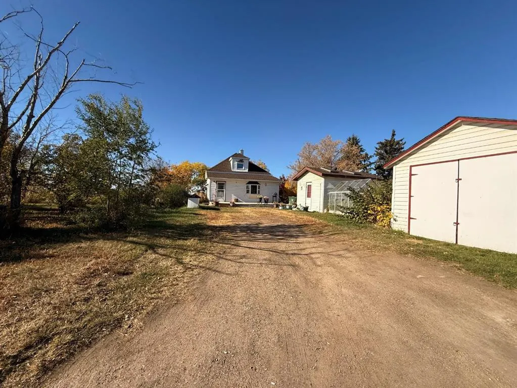 103 2 Street W