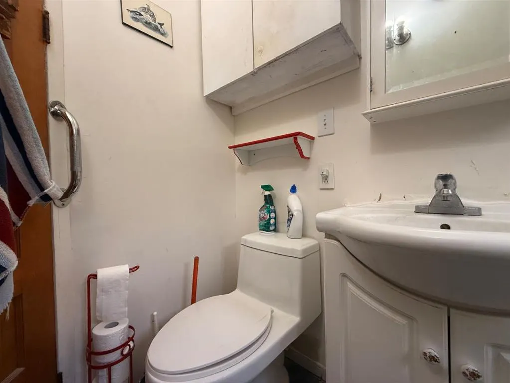 103 2 Street W