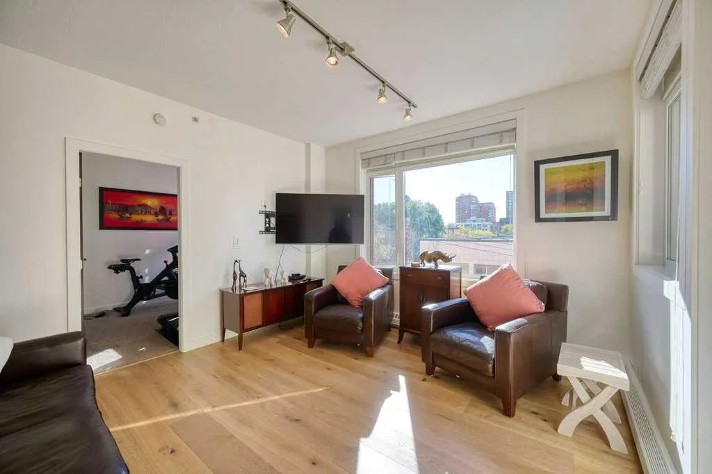333 22 Avenue SW, #306