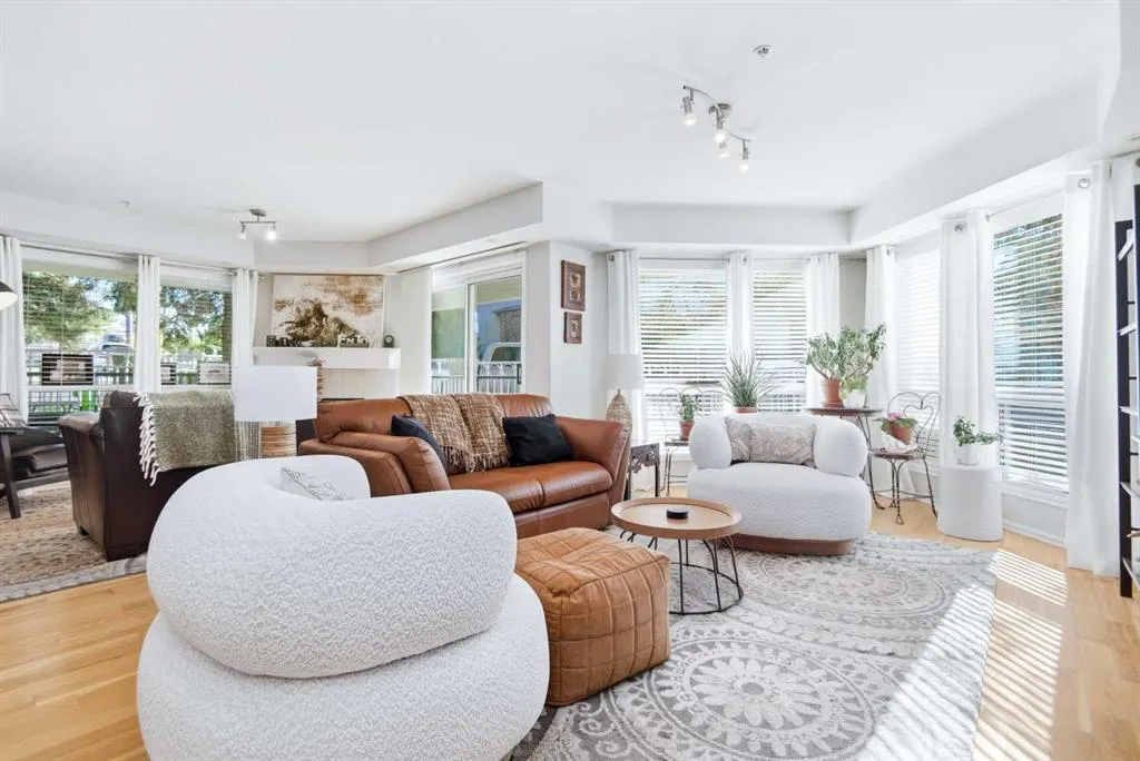 6118 53 Avenue, #111