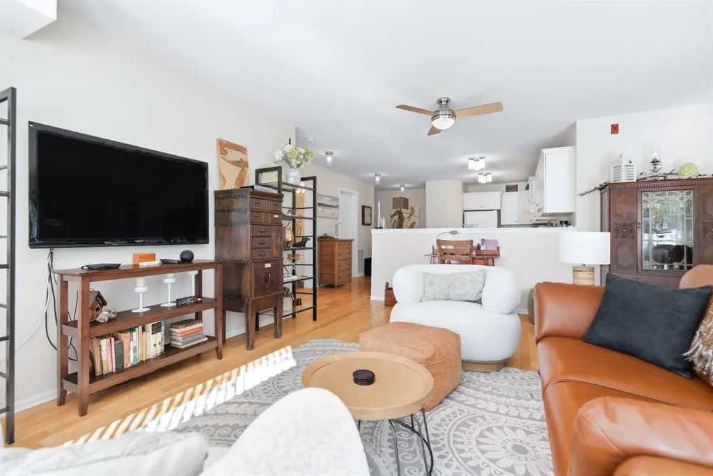 6118 53 Avenue, #111