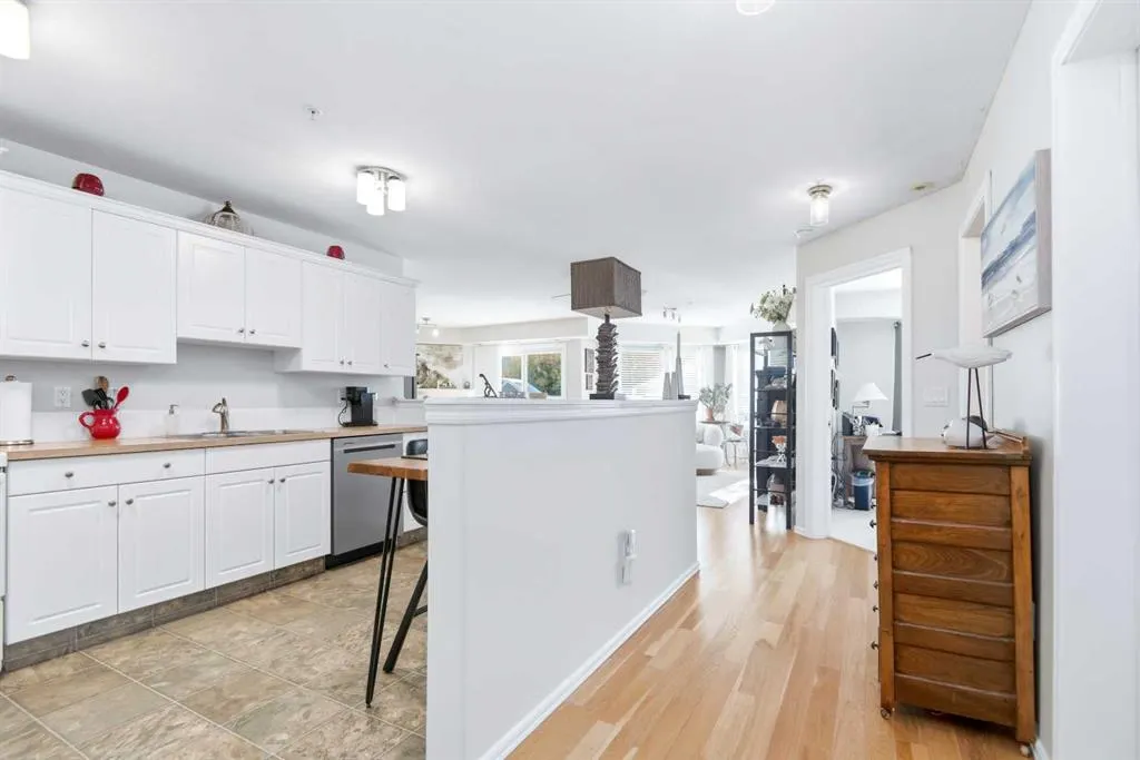 6118 53 Avenue, #111