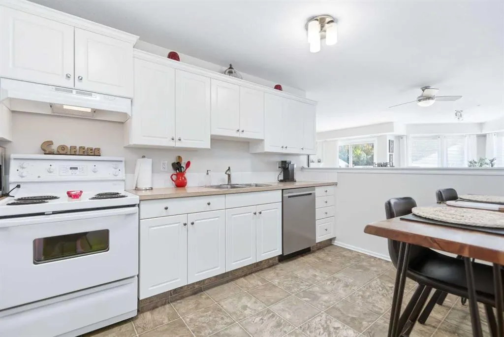 6118 53 Avenue, #111