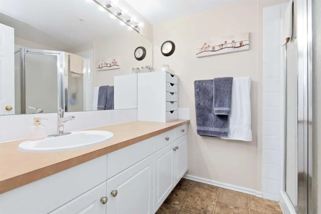 6118 53 Avenue, #111