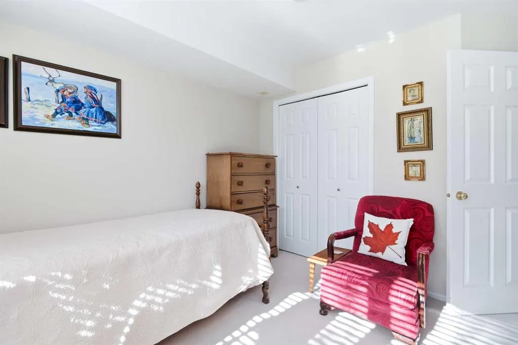 6118 53 Avenue, #111