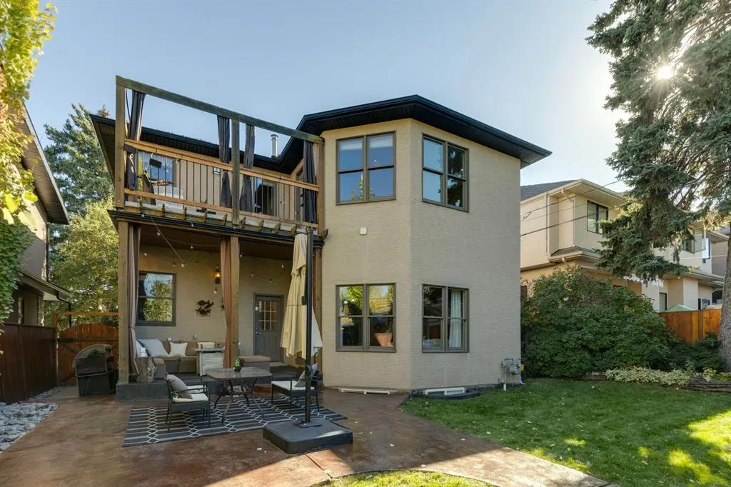 2009 32 Street SW