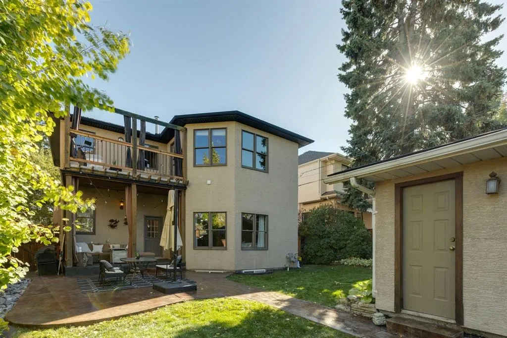 2009 32 Street SW