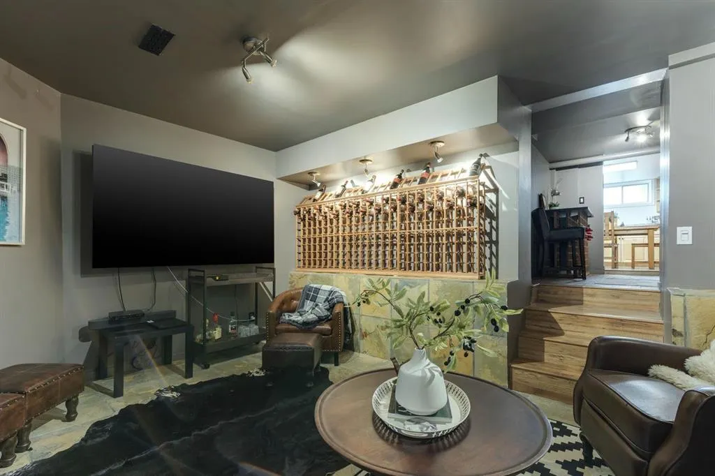2009 32 Street SW