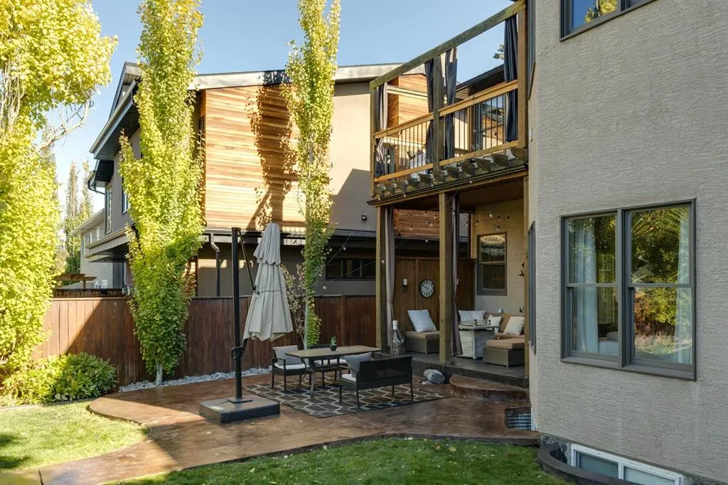 2009 32 Street SW