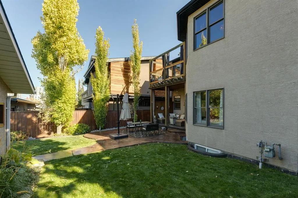 2009 32 Street SW