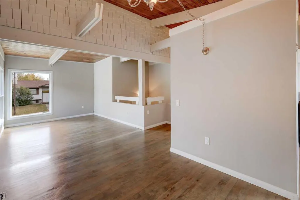 531 Sabrina Road SW