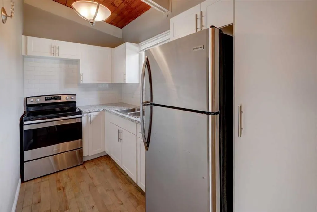 531 Sabrina Road SW