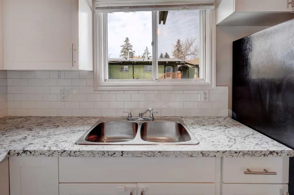 531 Sabrina Road SW