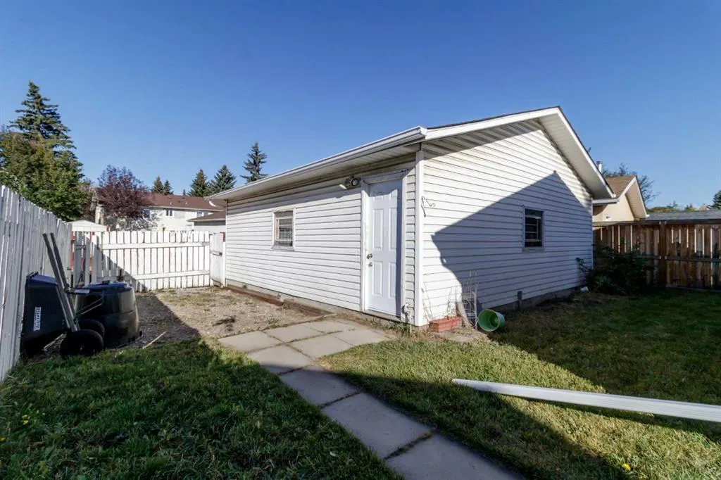 844 RundleCairn Way NE