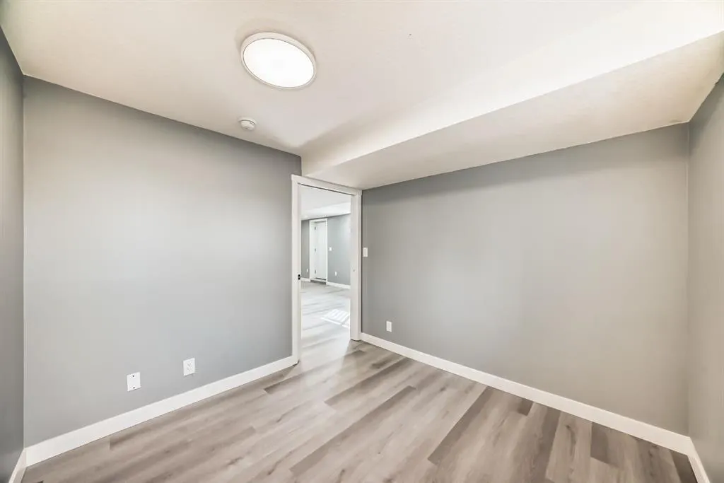 19 Rundlelawn Court NE
