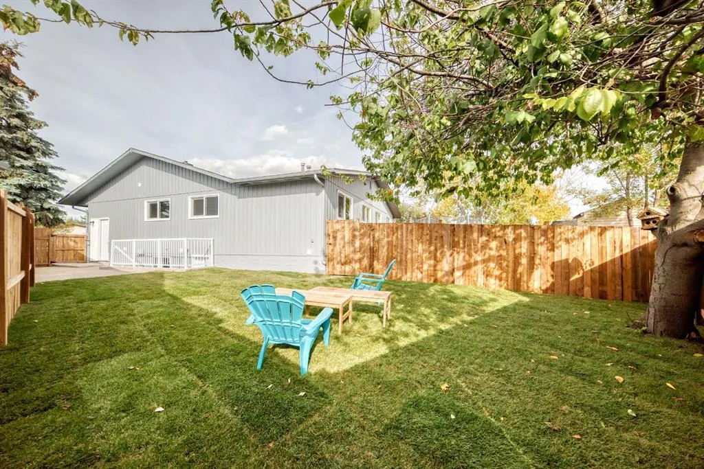 19 Rundlelawn Court NE