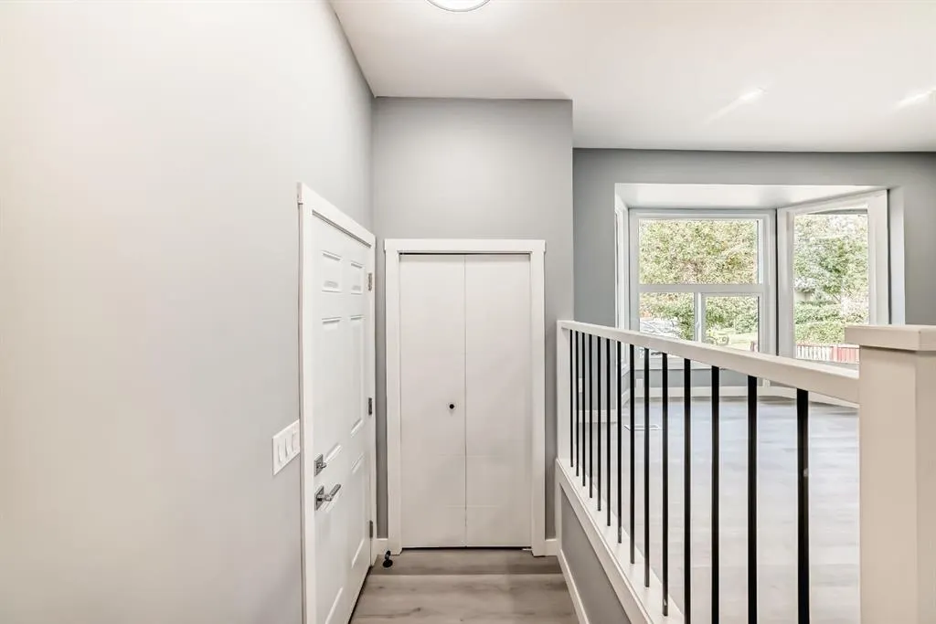 19 Rundlelawn Court NE