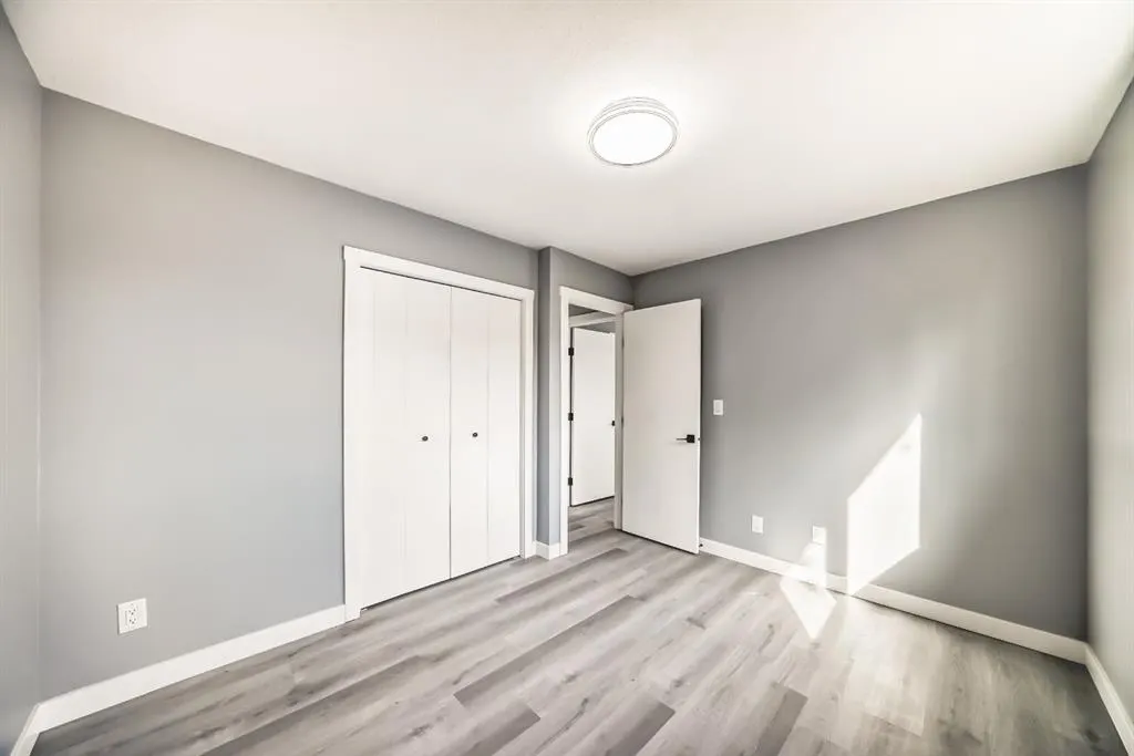 19 Rundlelawn Court NE
