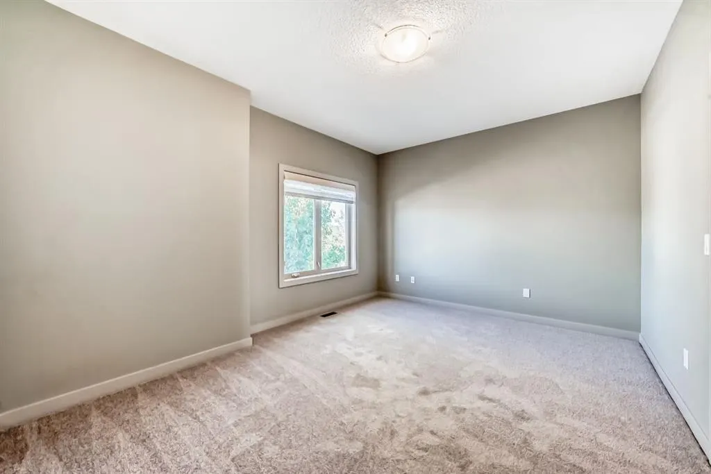 12 Cougar Ridge Landing SW