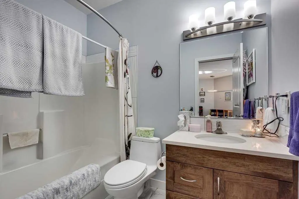 5110 36 Street, #106