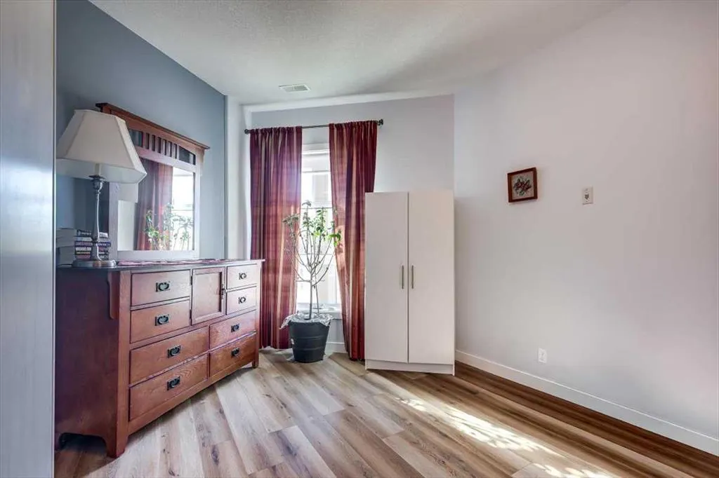 5110 36 Street, #106