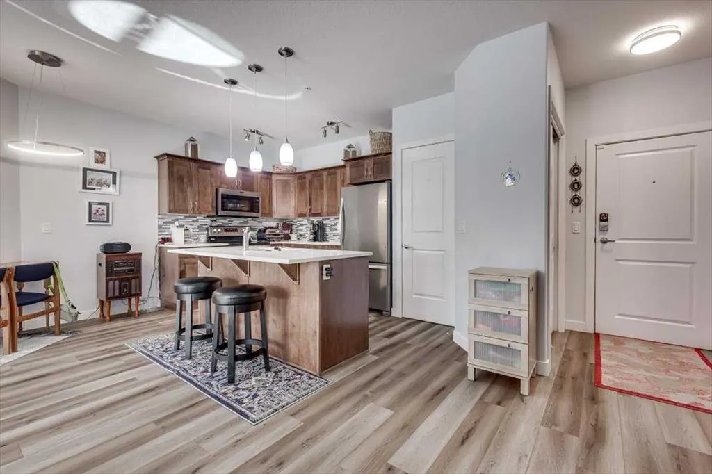 5110 36 Street, #106