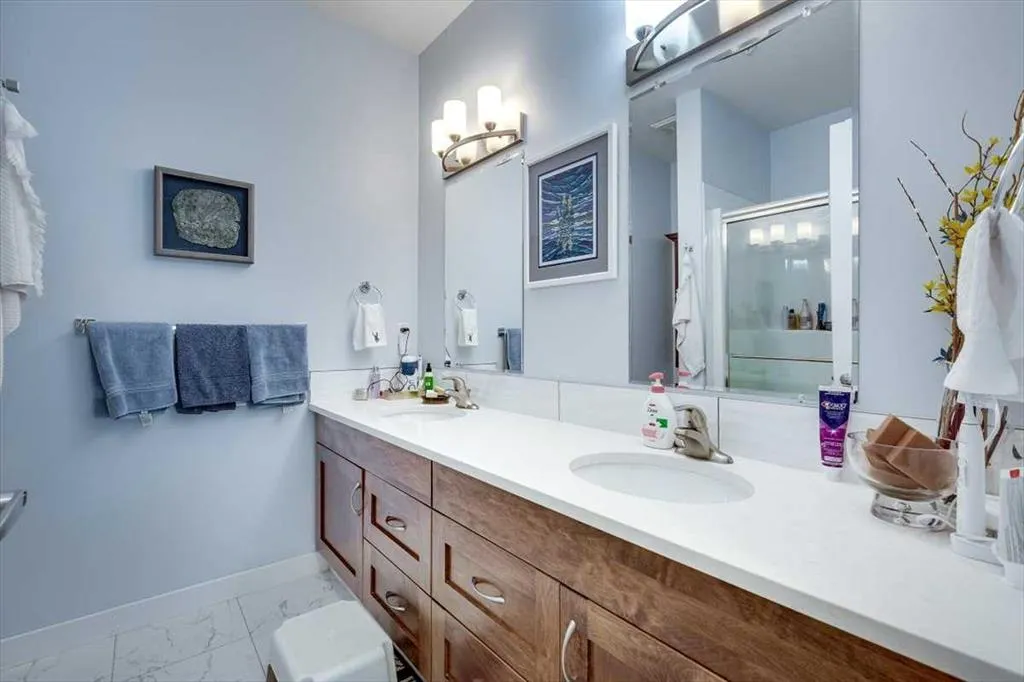 5110 36 Street, #106