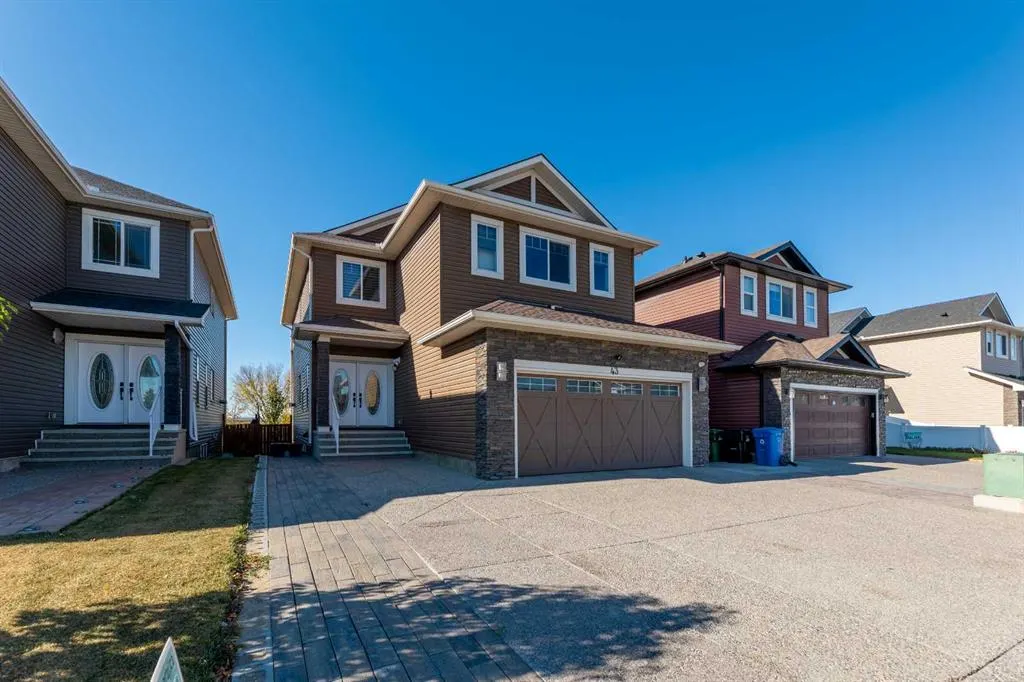 43 Saddlecreek Crescent NE