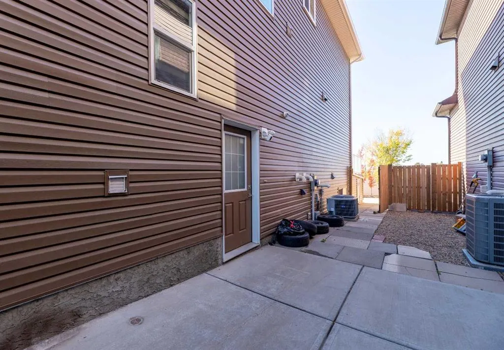 43 Saddlecreek Crescent NE