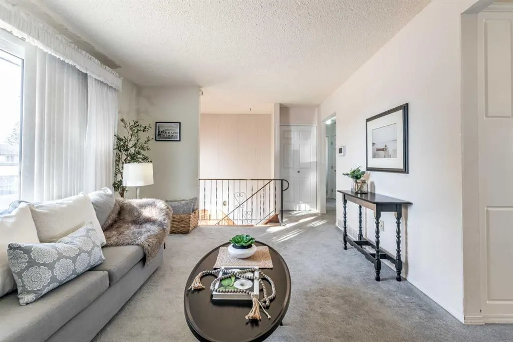 14 Rossdale Way SE