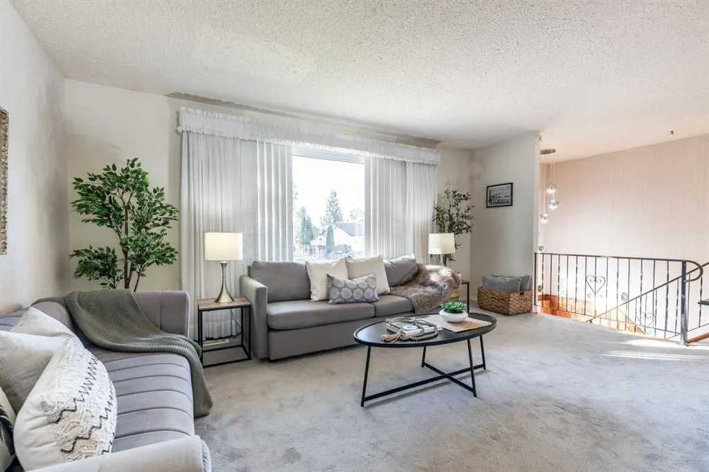 14 Rossdale Way SE