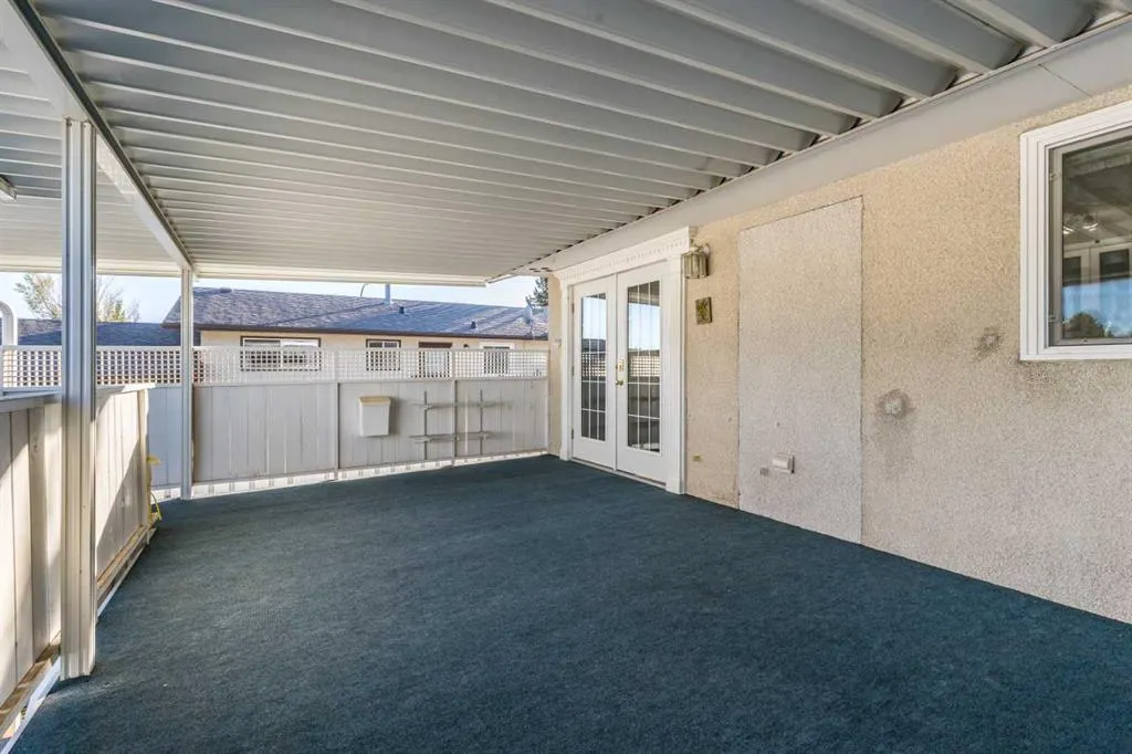 14 Rossdale Way SE