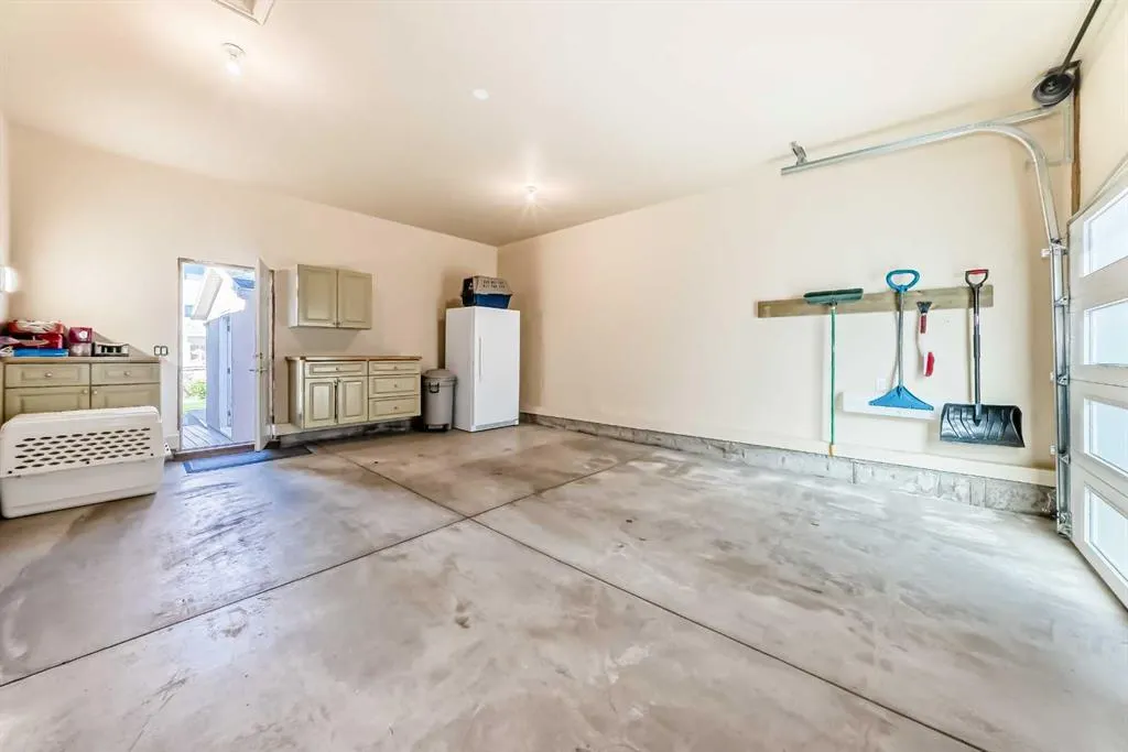 39 Arbour Estates Way NW