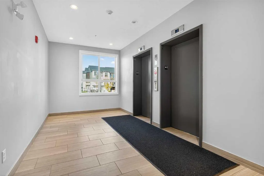 20 Walgrove Walk SE, #207