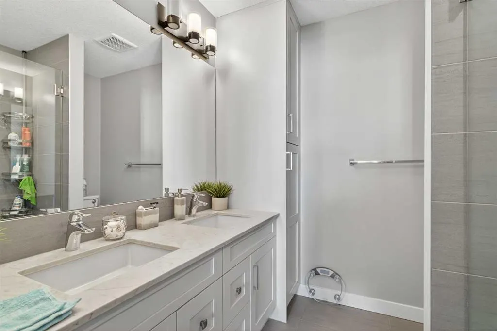 20 Walgrove Walk SE, #207