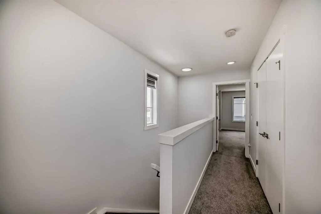 95 Skyview Close NE, #516