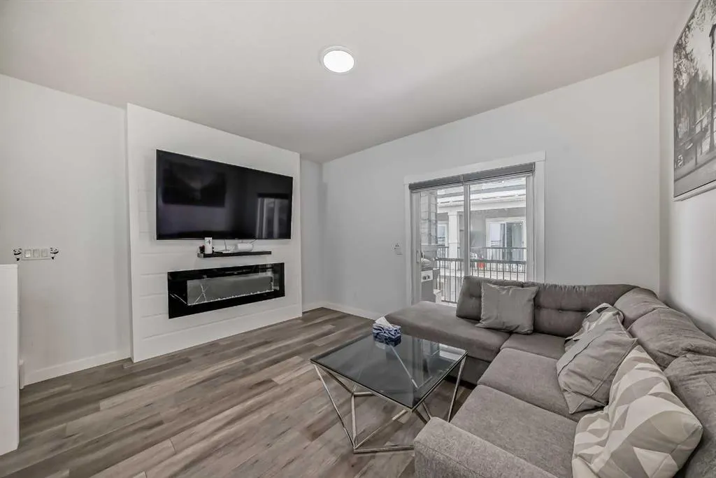 95 Skyview Close NE, #516