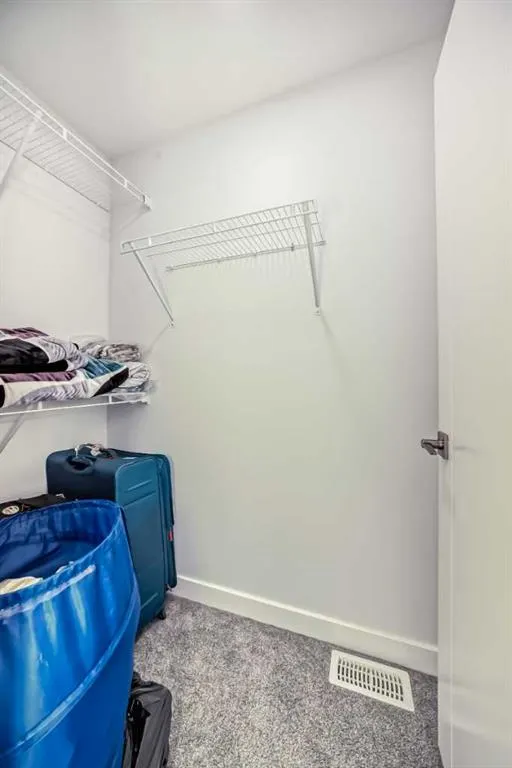 95 Skyview Close NE, #516