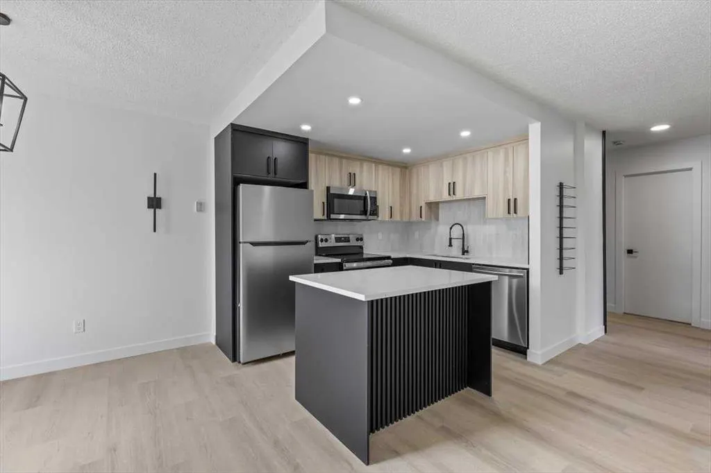 235 15 Avenue SW, #305