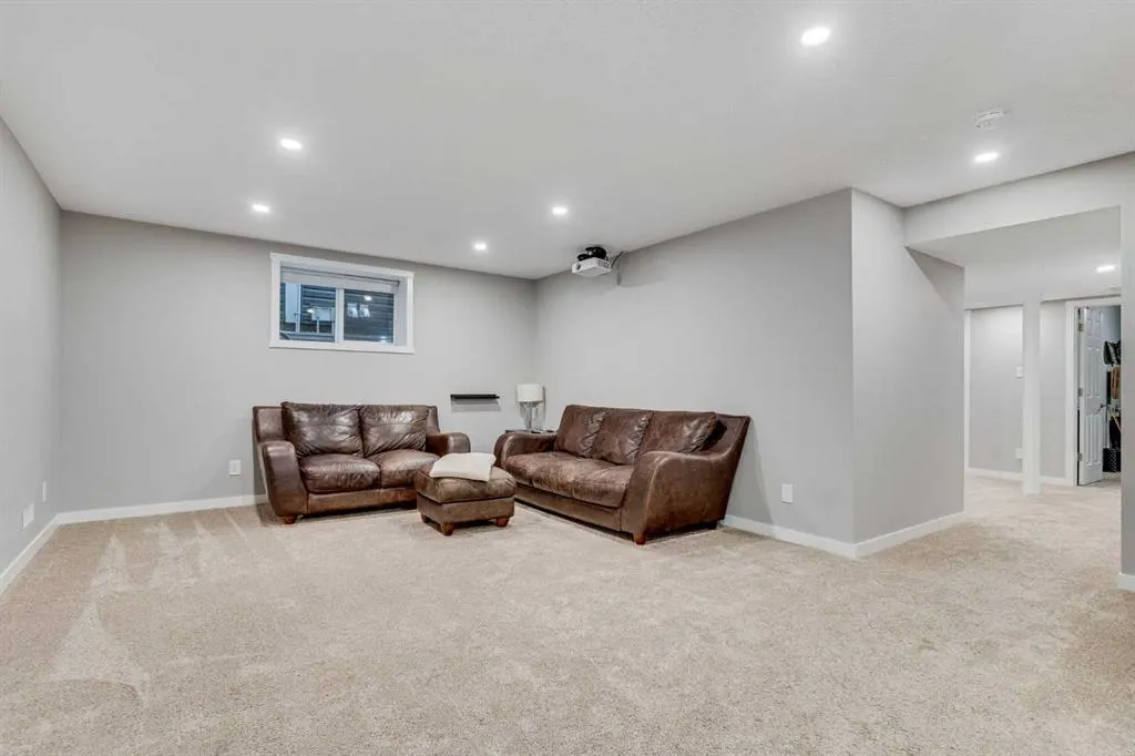 141 Williamstown Park NW